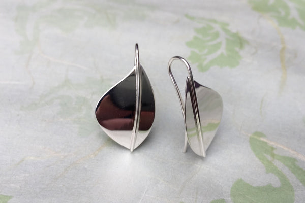 Shiny Broad Leaf Earrings